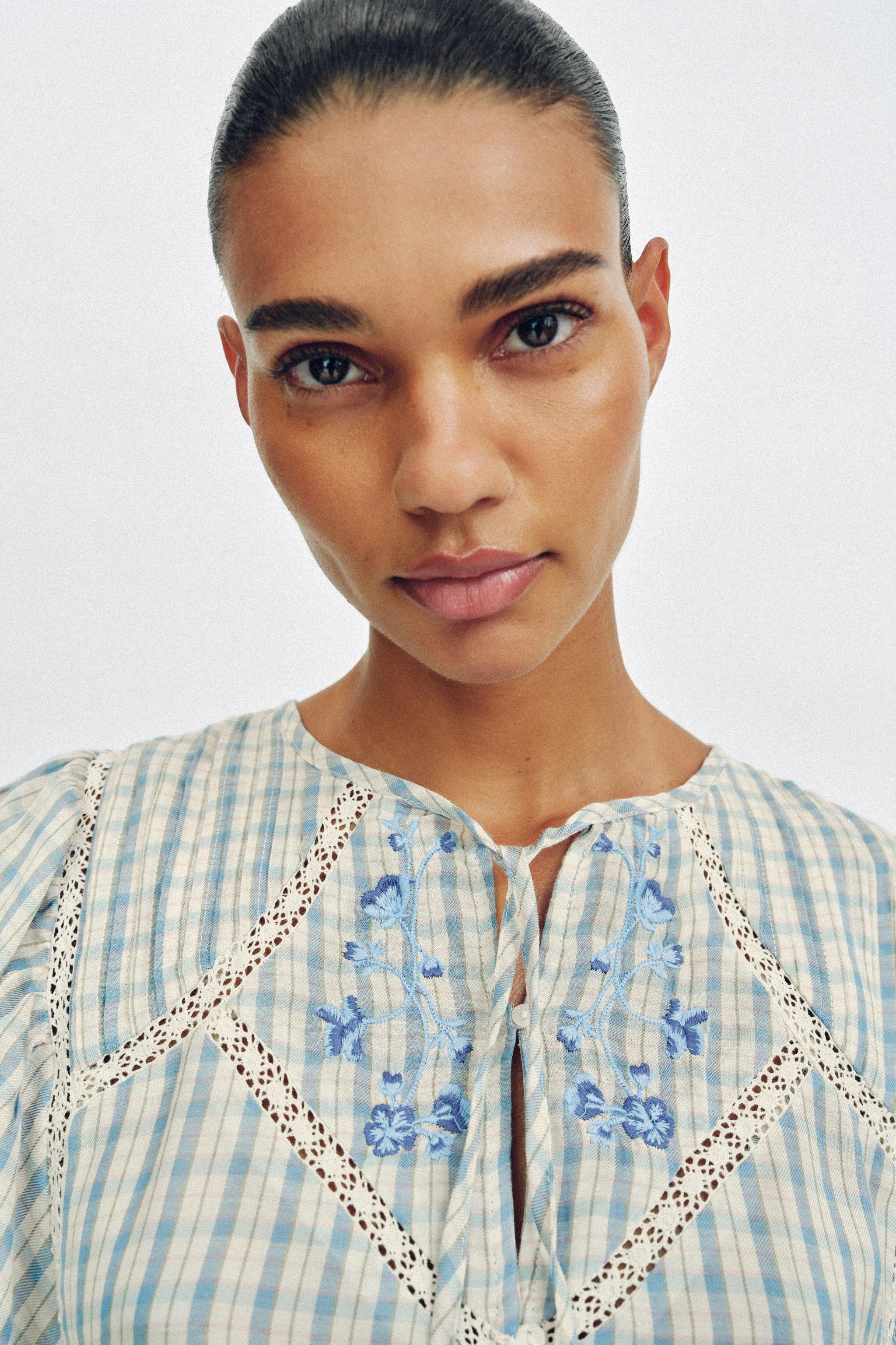 EMBROIDERED PLAID LACE INSERT TOP